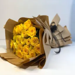 باقة الجوري الأصفر الساحرة